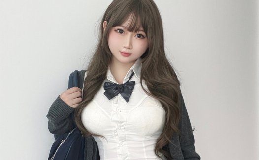 是依酱吖cos~学姐的日常 cosplay写真图片欣赏