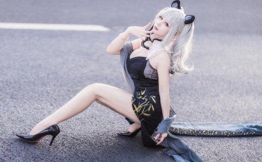 末夜787cos~舰长图 食铁兽场照 cosplay写真图片欣赏