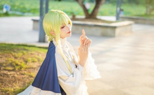 艾西Aiwest cos白圣女 塞西莉亚 cosplay图片欣赏